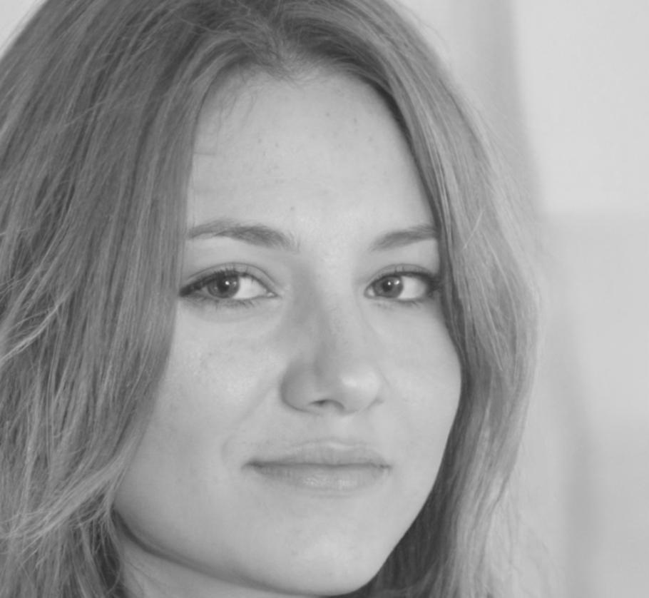 Finanzexpertin Dr. Sarah Weber